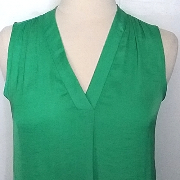 Vince Camuto Green Sleeveless Blouse Washed Silk Look and Feel XS - Picture 2 of 9